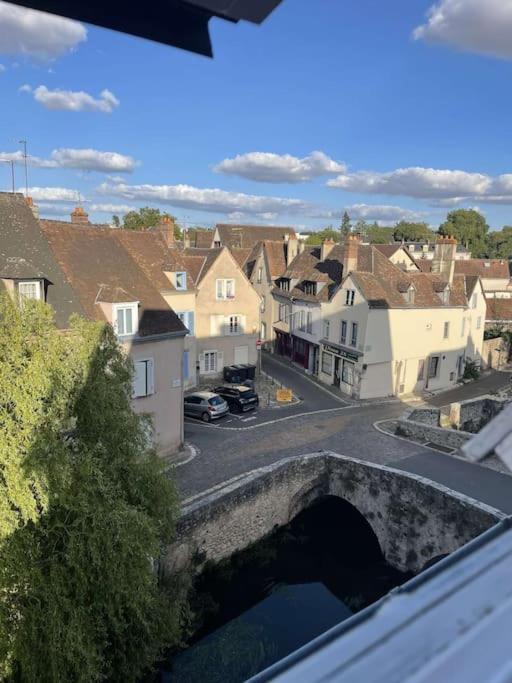 Duplex Bord De L'Eure - Parking Inclus - Jolie Vue Sur La Cathedrale Apartment Chartres Exterior foto